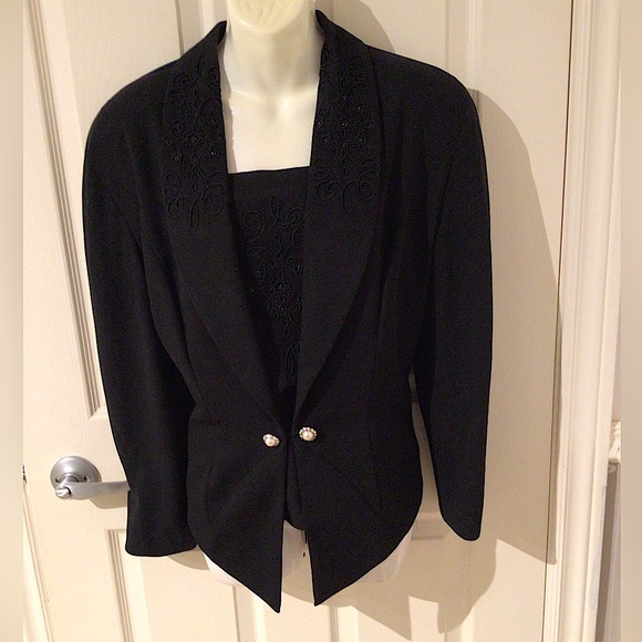 Zakura Vintage evening 3 piece skirt suit - Picture 3 of 9